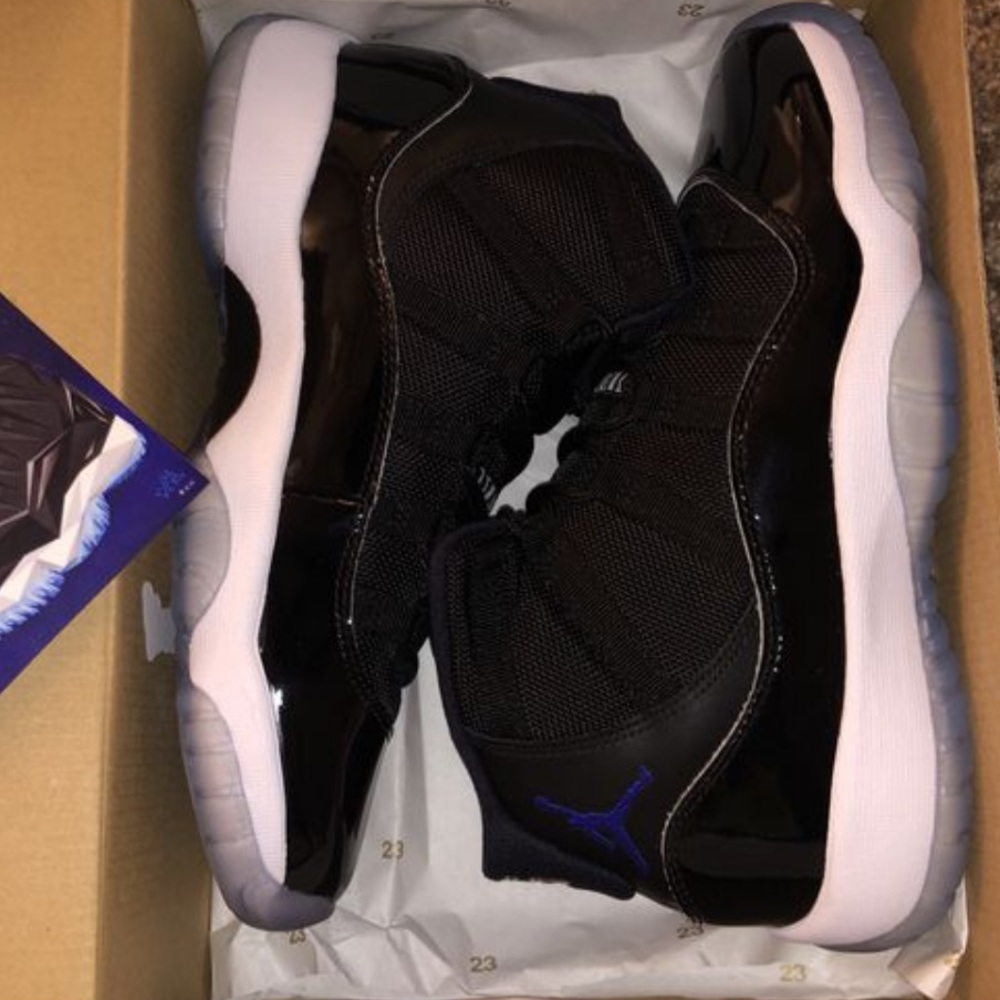 Air Jordan Retro 11 Concords size 5Y
